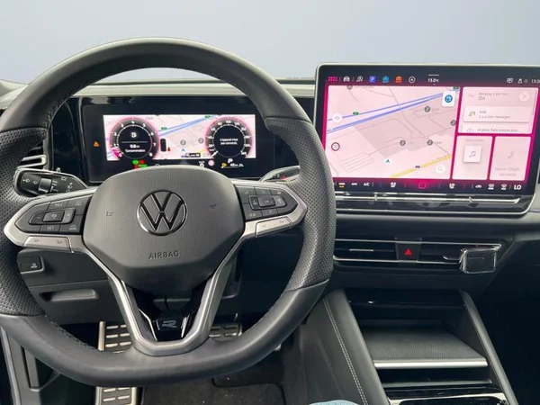 VOLKSWAGEN Tiguan (2024) — foto 2 van 25