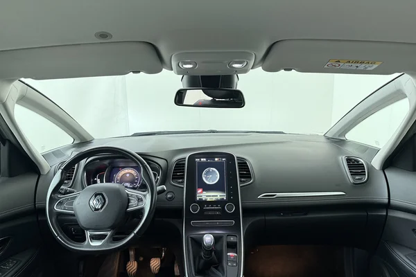 Renault Grand Scenic (2019) — foto 18 van 18