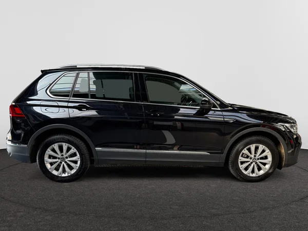 VOLKSWAGEN Tiguan (2020) — foto 19 van 19
