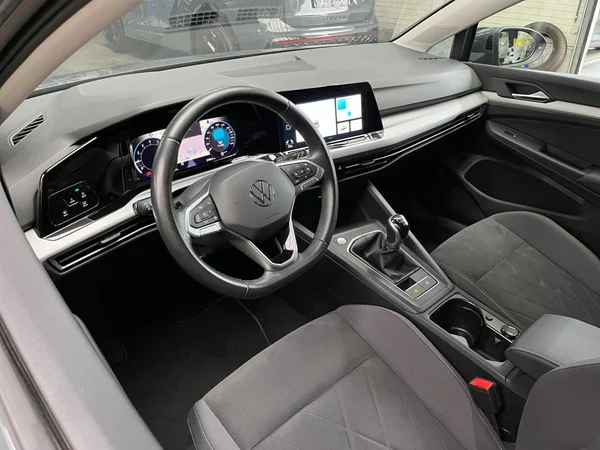 VOLKSWAGEN Golf VIII SW (2024) — foto 21 van 22