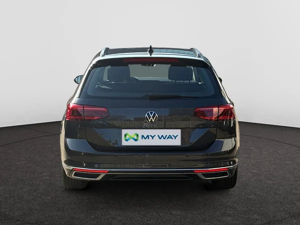 VOLKSWAGEN Passat Variant GTE (2023) — foto 20 van 24
