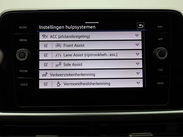 VOLKSWAGEN T-Roc (2023) — foto 11 van 20