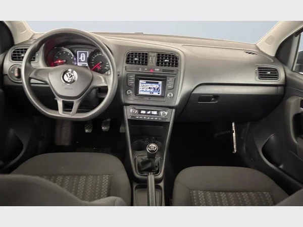 Volkswagen Polo (2017) — foto 2 van 26