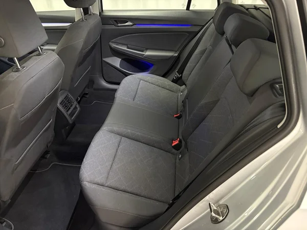 VOLKSWAGEN Golf VIII SW (2024) — foto 4 van 15