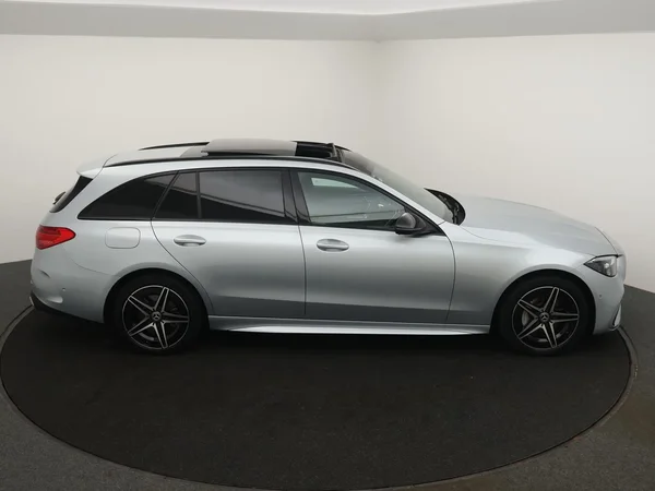 Mercedes-Benz C-Klasse (2022) — foto 31 van 32