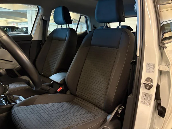 VOLKSWAGEN T-Cross (2022) — foto 6 van 15
