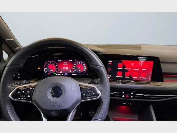 Volkswagen Golf VIII (2021) — foto 6 van 28
