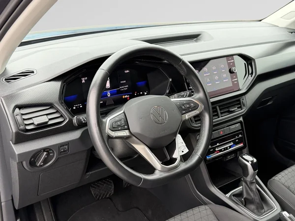 VOLKSWAGEN T-Cross (2023) — foto 17 van 18