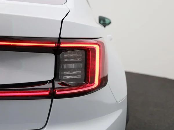 Polestar 2 (2022) — foto 38 van 49