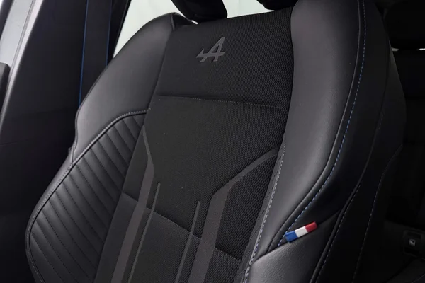 Renault E-Scenic E-Tech (2025) — foto 8 van 34