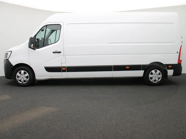 Renault Master (2023) — foto 34 van 40