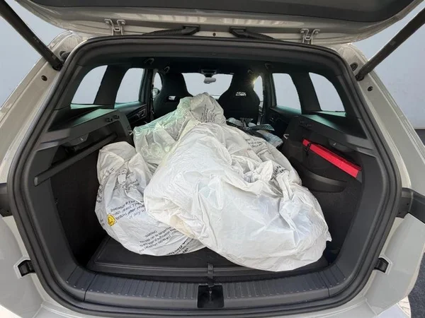 SKODA Karoq (2023) — foto 14 van 29