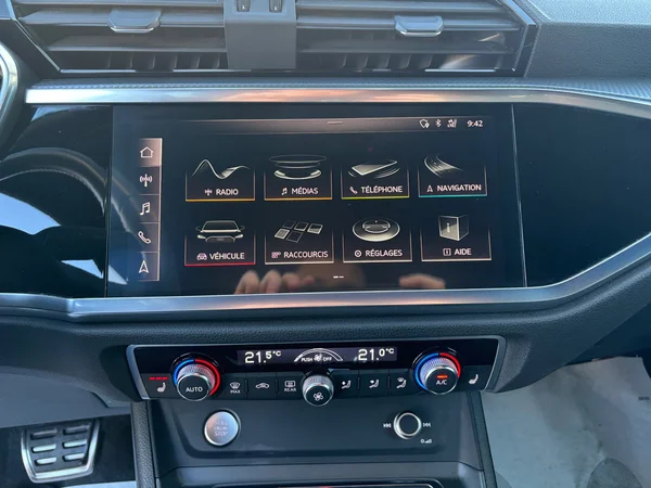 AUDI Q3 (2019) — foto 3 van 23
