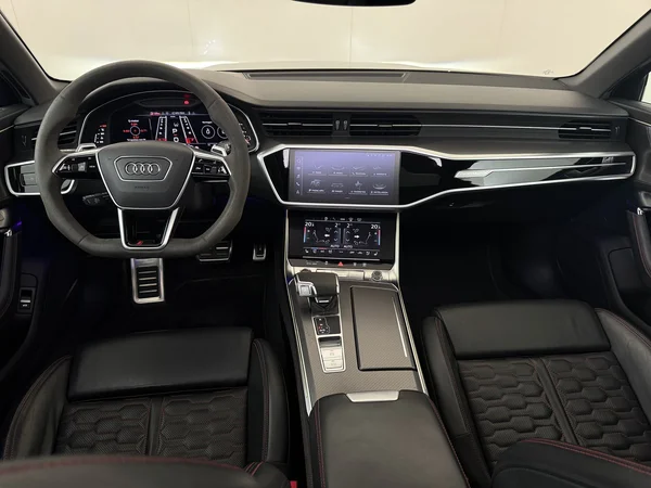 AUDI RS6 (2024) — foto 31 van 31