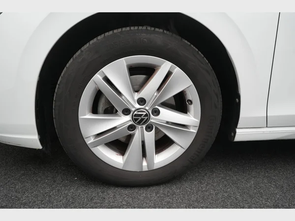 VOLKSWAGEN Golf VIII SW (2021) — foto 11 van 26