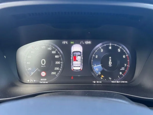 VOLVO XC40 (2018) — foto 5 van 32
