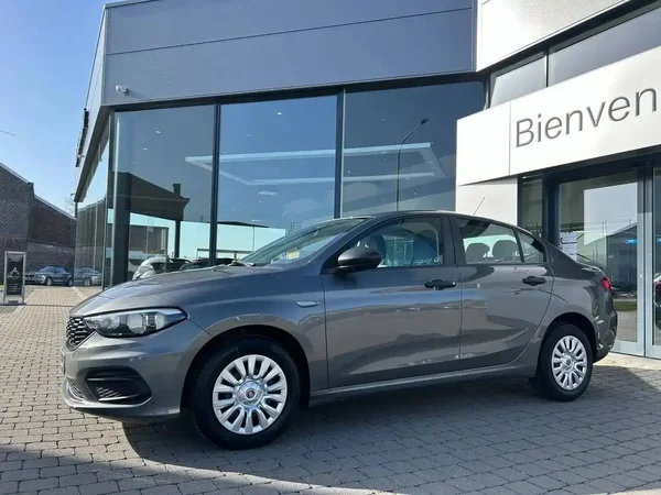 Fiat Tipo (2019) — foto 10 van 21