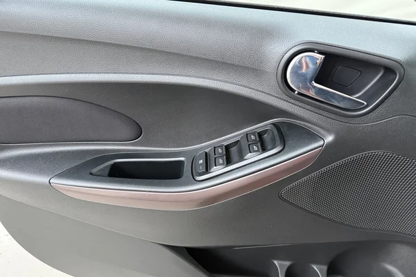 Ford Ka+ Active (2019) — foto 6 van 18