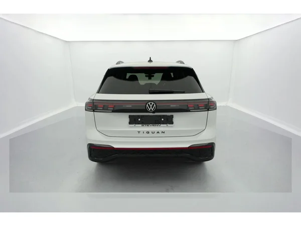 VOLKSWAGEN Tiguan (2025) — foto 3 van 33