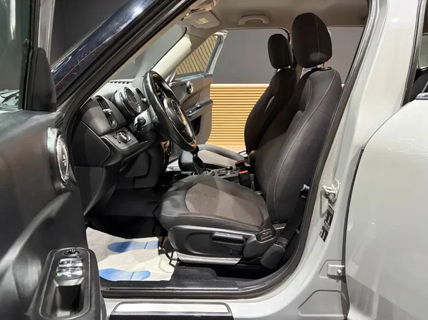 Mini One (2019) — foto 20 van 22