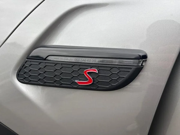 MINI Mini (F56 LCI II) (2023) — foto 21 van 31