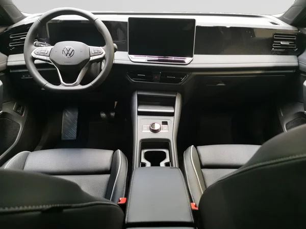 VOLKSWAGEN Tiguan (2026) — foto 9 van 15