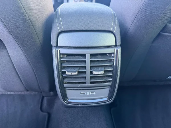 SKODA Kamiq (2024) — foto 2 van 21
