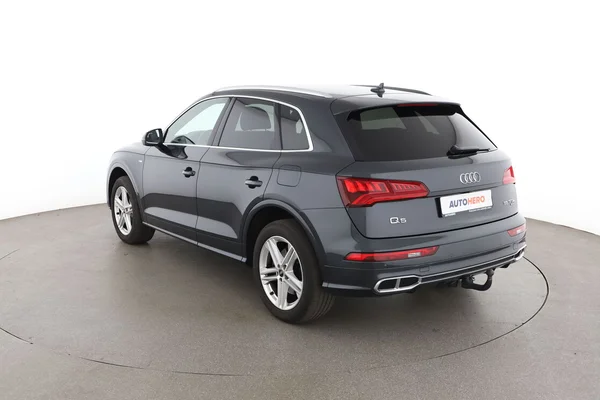 Audi Q5 (2020) — foto 10 van 16