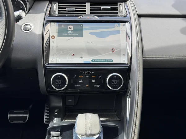 Jaguar E-PACE (2021) — foto 11 van 30