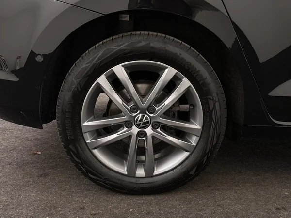 VOLKSWAGEN Touran (2025) — foto 13 van 19