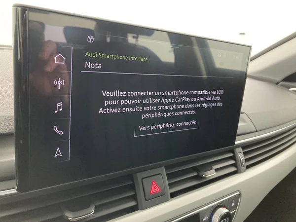 AUDI A4 (2022) — foto 19 van 36