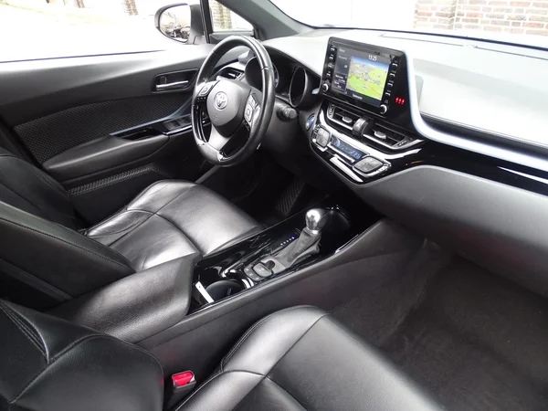 Toyota C-HR (2021) — foto 7 van 26
