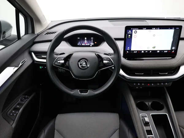SKODA Enyaq Coupé (2023) — foto 8 van 23