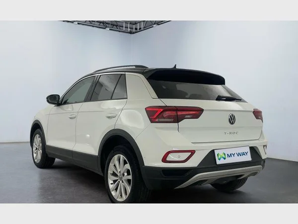 Volkswagen T-Roc (2023) — foto 12 van 15