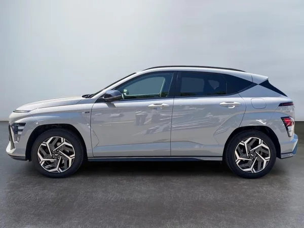 HYUNDAI Kona HEV (2023) — foto 26 van 31