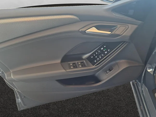 AUDI A6 SW e-tron (2026) — foto 6 van 16