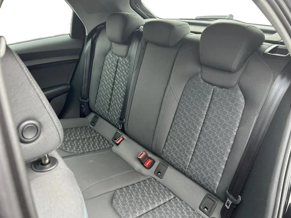AUDI A1 Allstreet (2023) — foto 4 van 31