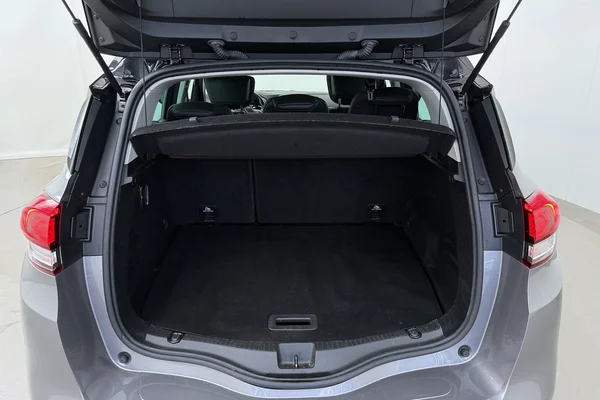 Renault Scenic (2021) — foto 10 van 14