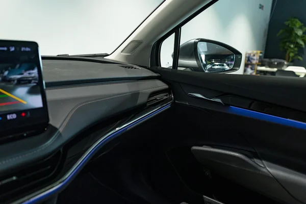 Škoda Enyaq iV (2023) — foto 28 van 35