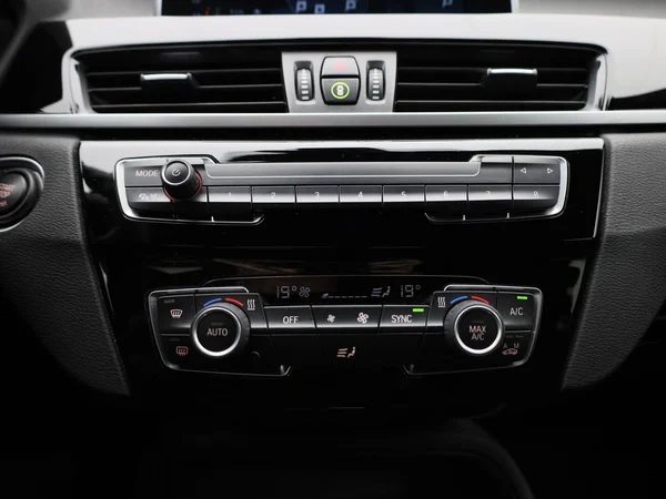 BMW X1 (2021) — foto 14 van 39