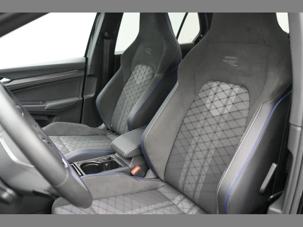 VOLKSWAGEN Golf VIII (2025) — foto 25 van 29