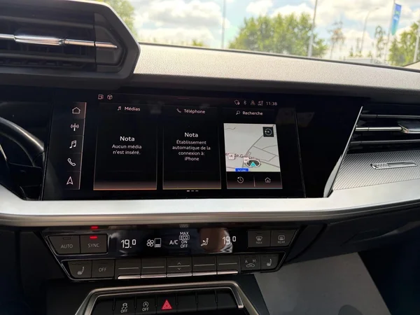 AUDI A3 Sportback (2021) — foto 2 van 12