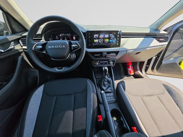 SKODA Kamiq (2026) — foto 2 van 24