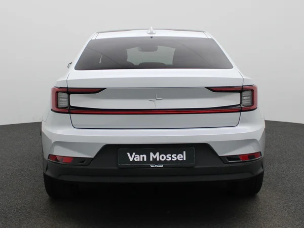 Polestar 2 (2022) — foto 36 van 40