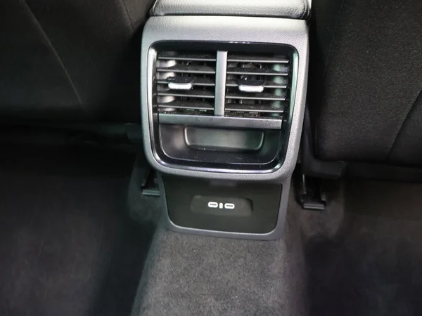 SKODA Octavia Combi (2025) — foto 8 van 28
