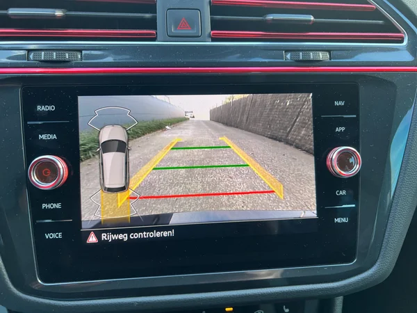 VOLKSWAGEN Tiguan (2023) — foto 9 van 24