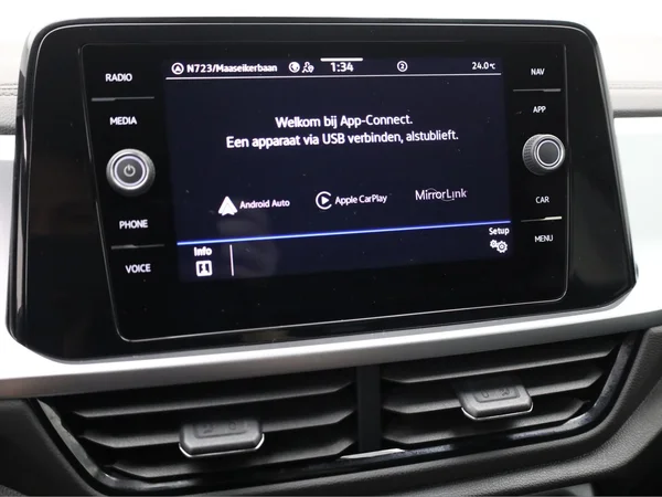VOLKSWAGEN T-Roc (2023) — foto 6 van 19