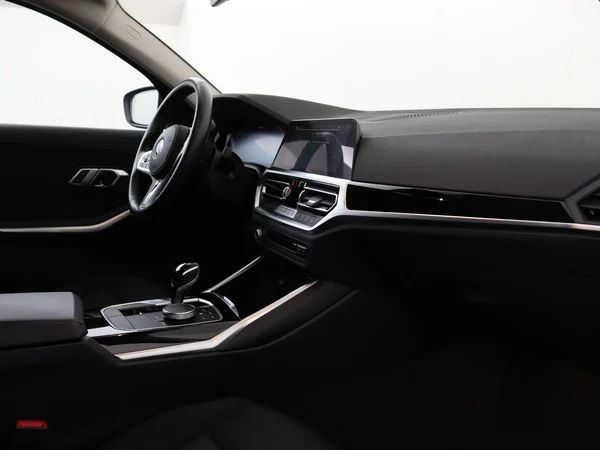BMW 330 (2022) — foto 3 van 34