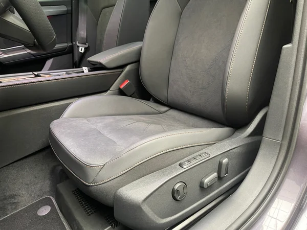 CUPRA Leon ST e-Hybrid (PHEV) (2025) — foto 4 van 15