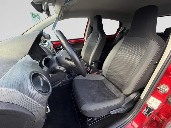 VOLKSWAGEN Up! (2023) — foto 2 van 24
